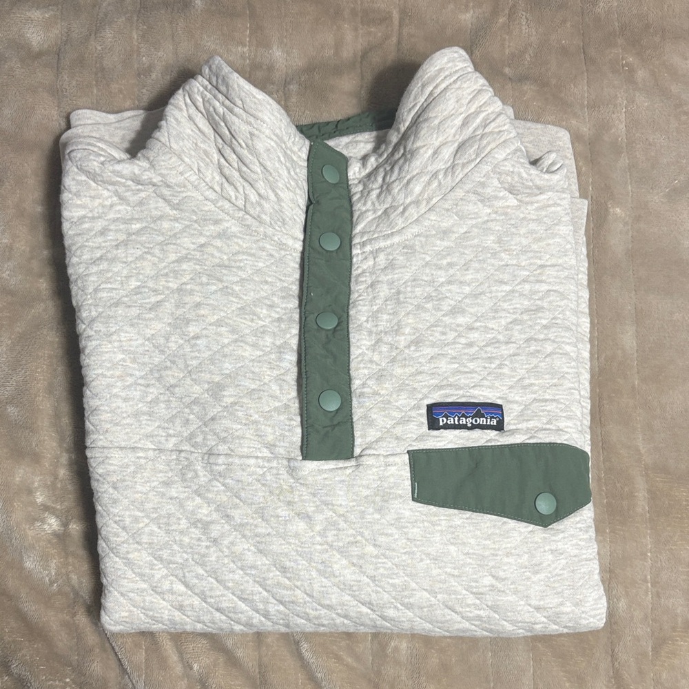 Patagonia Gray and Green Quilted Jacket